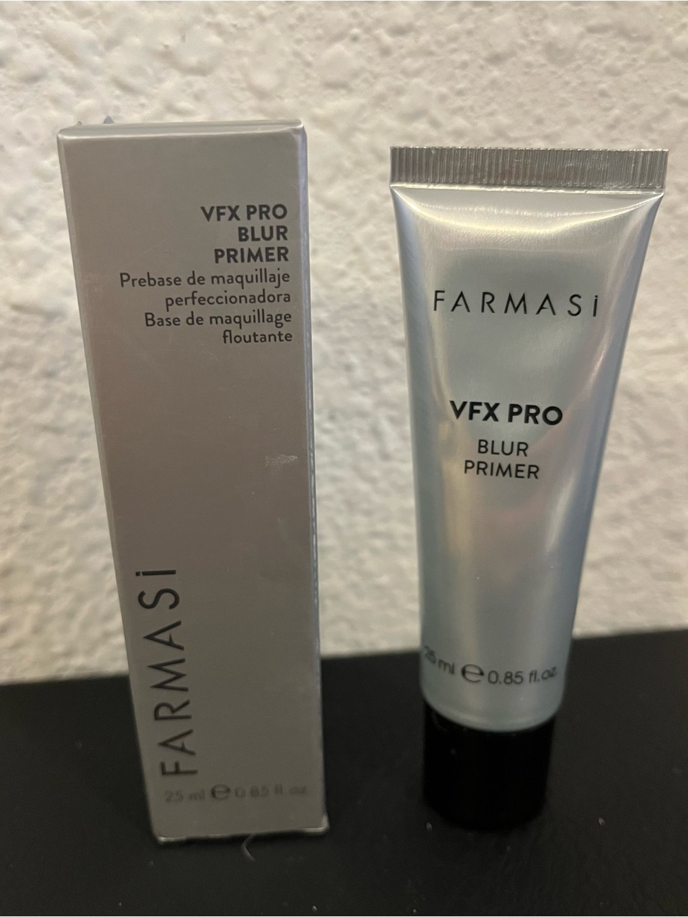 Farmasi VFX Pro Blur Primer - Silver Tube and Box
